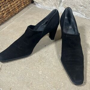 Stuart Weitzman black suede shoes heels size 7.5AA 7 narrow